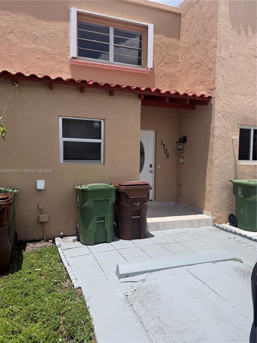1705 W 57th St # 506, Hialeah FL 33012