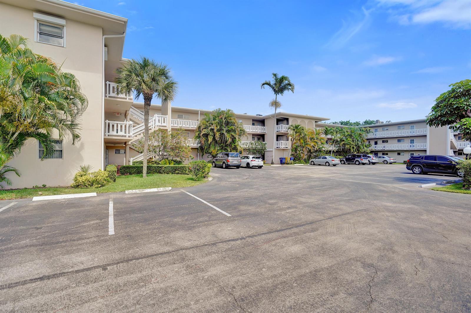 2640 S Garden Dr Drive S # 301, Lake Worth FL 33461 photo 2