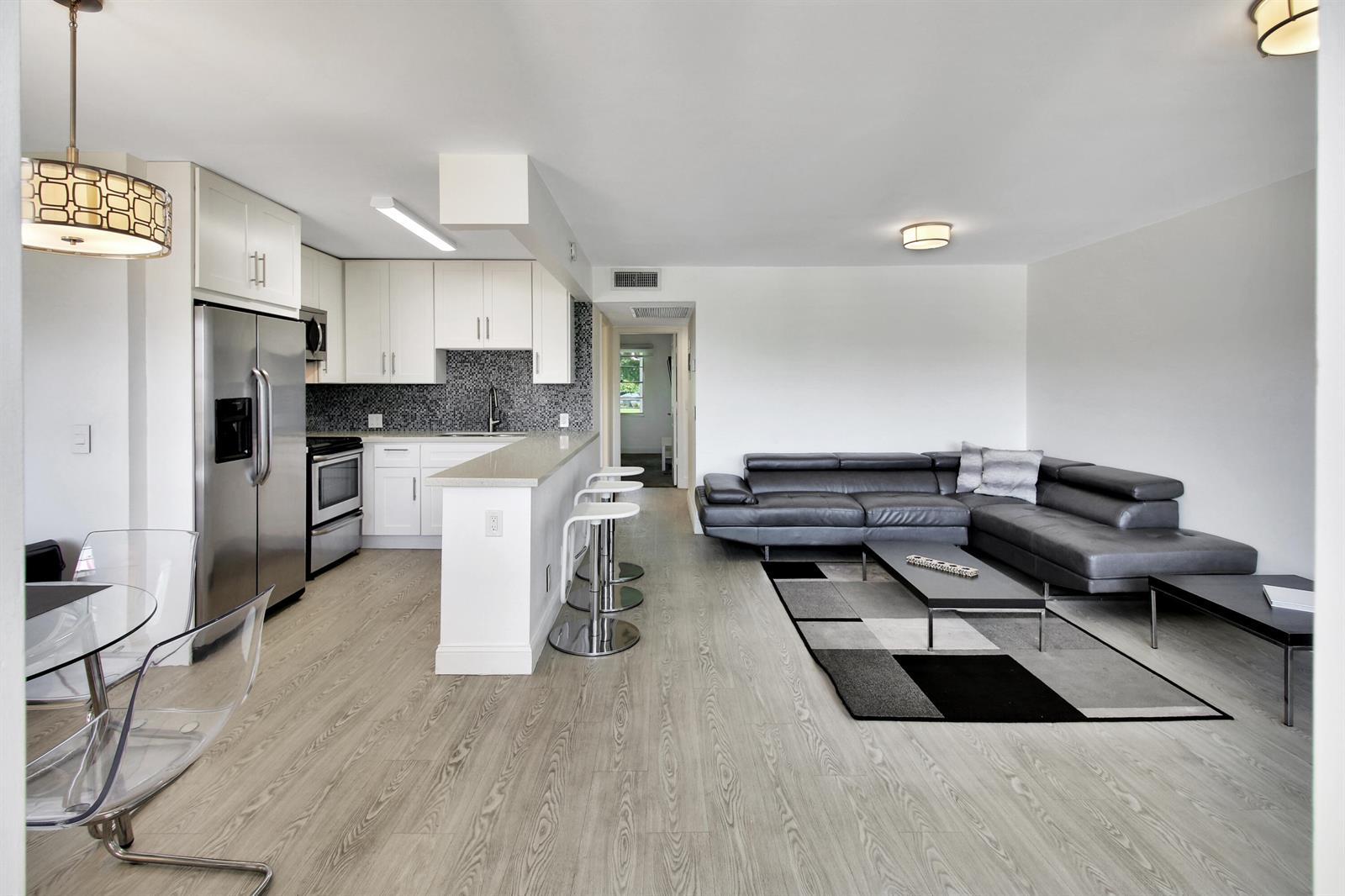 17 Fanshaw A, Boca Raton FL 33434