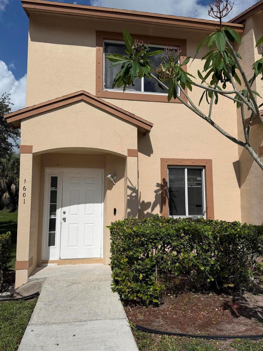 1601 Lakeview Drive W # 1601, Royal Palm Beach FL 33411