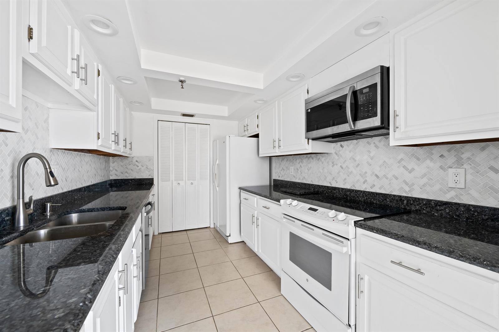 859 Jeffery Street # 312, Boca Raton FL 33487 photo 2