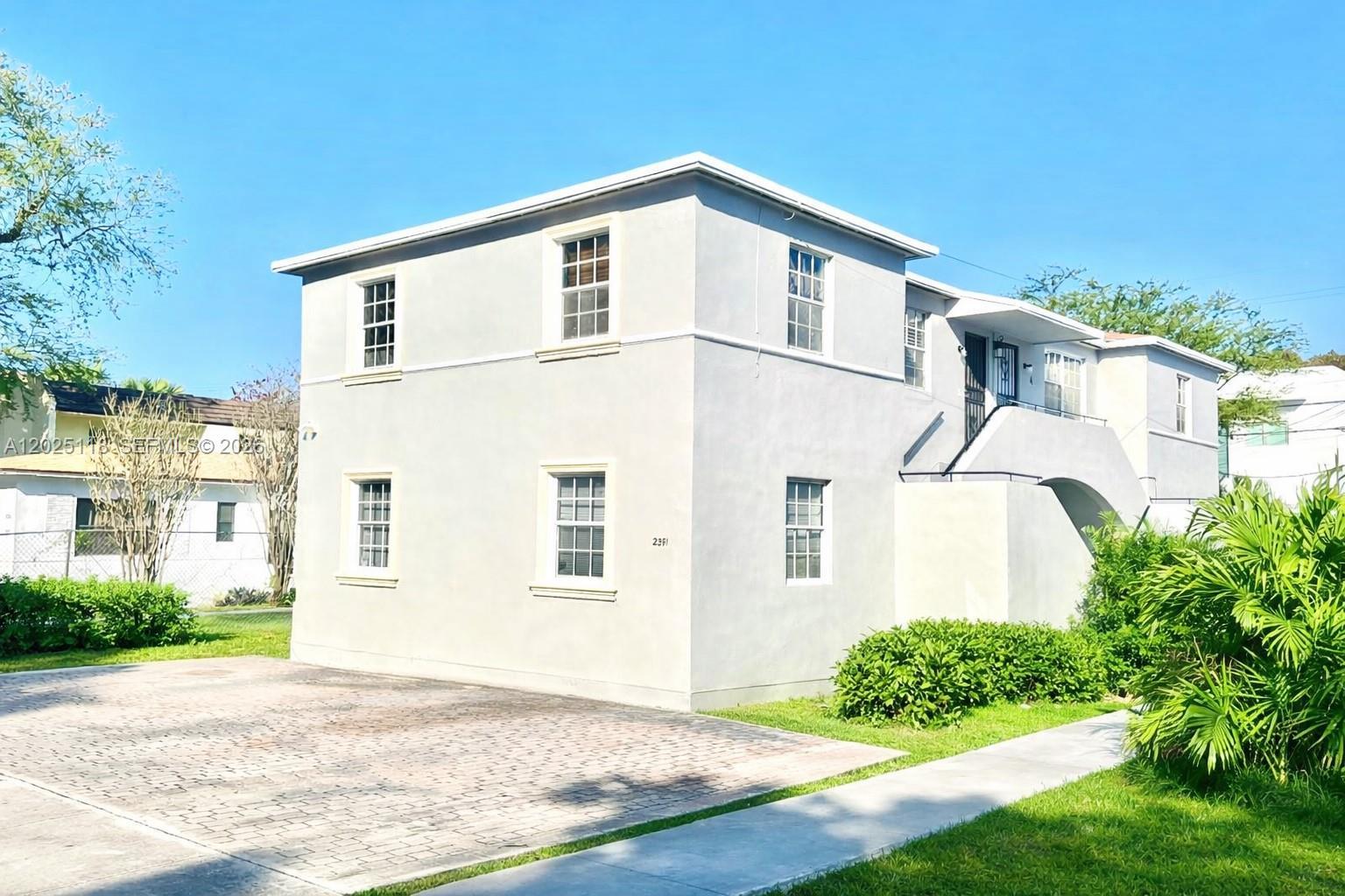 2371 SW 27th St, Miami FL 33133