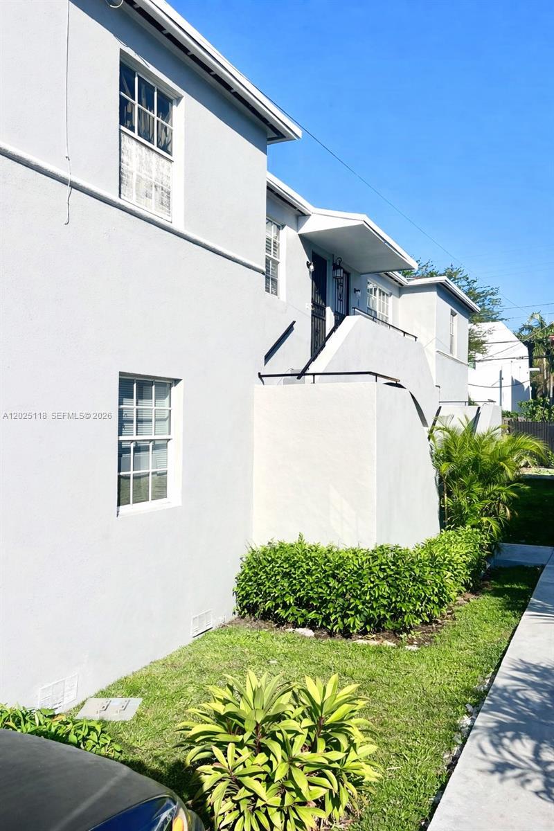 2371 SW 27th St, Miami FL 33133 photo 4