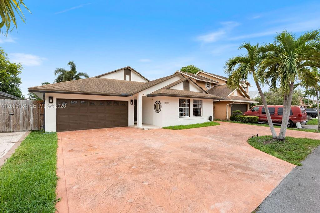19080 NW 77th Ct, Hialeah FL 33015 photo 2