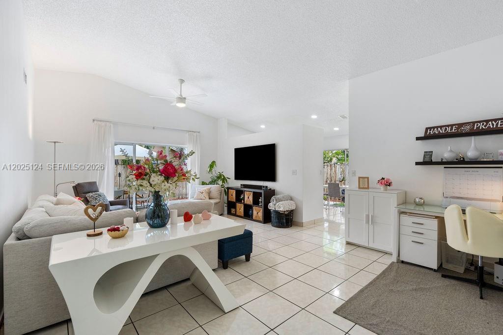 19080 NW 77th Ct, Hialeah FL 33015 photo 5