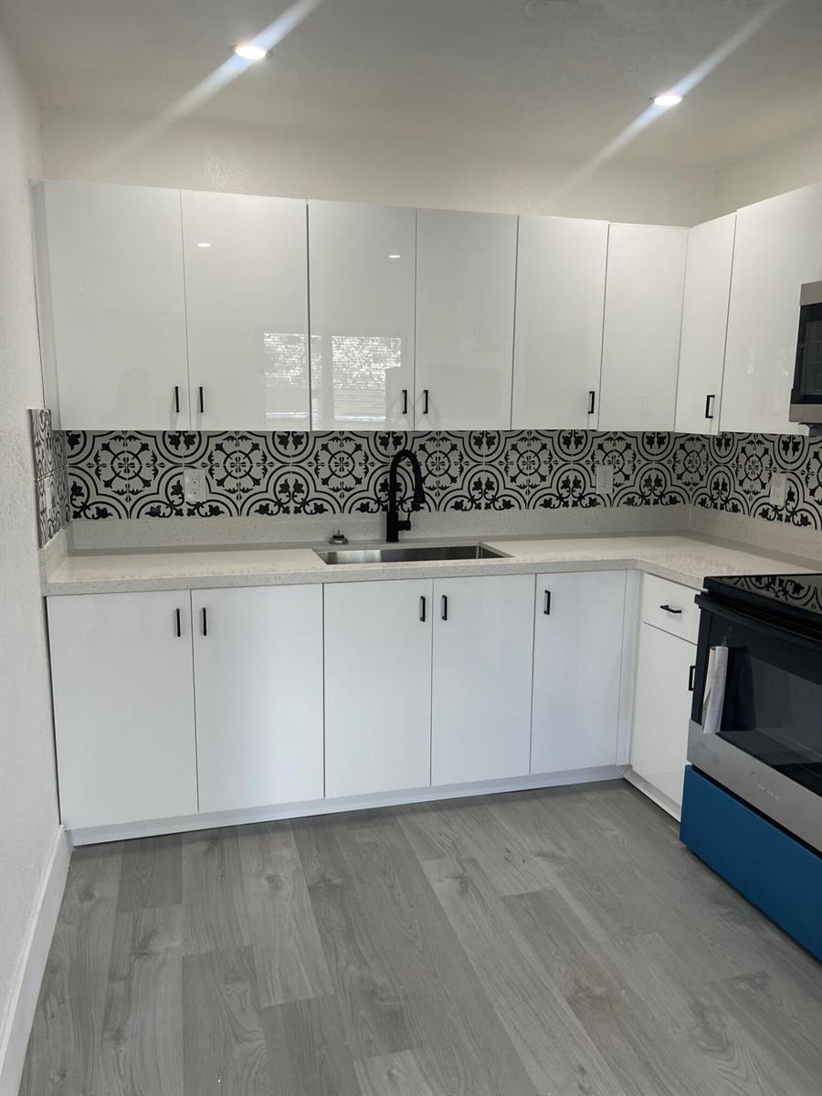 880 NW 8th Avenue, Pompano Beach FL 33060 photo 3