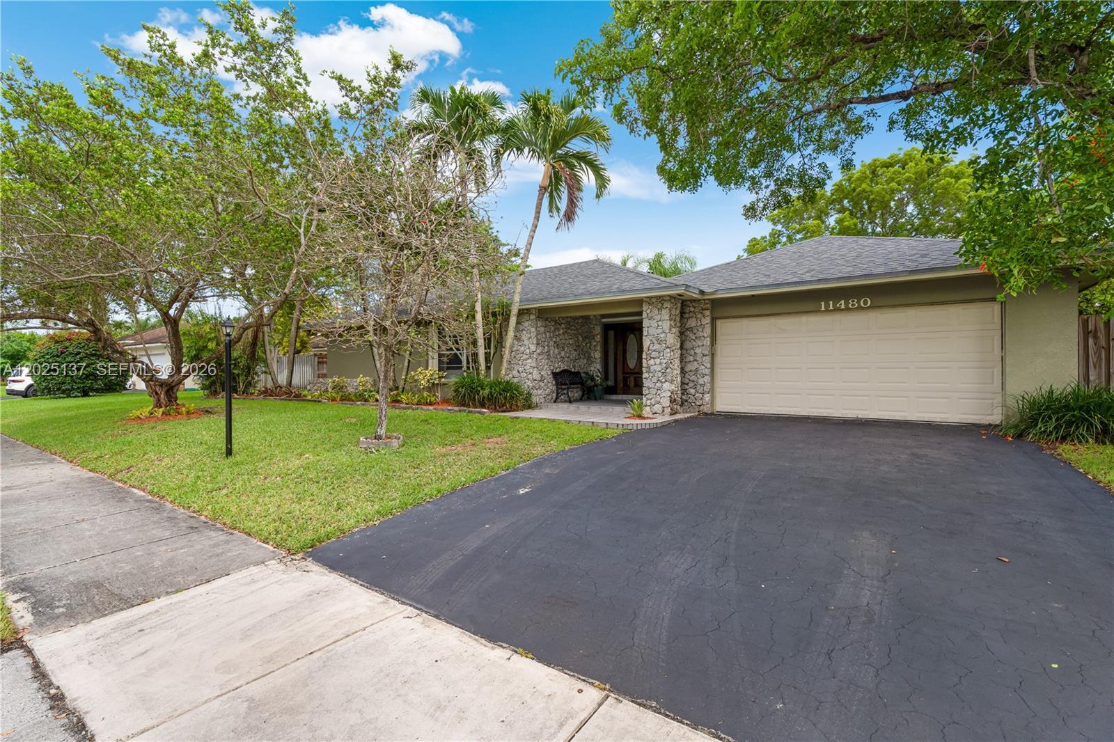 11480 SW 96th Ter, Miami FL 33176 photo 2