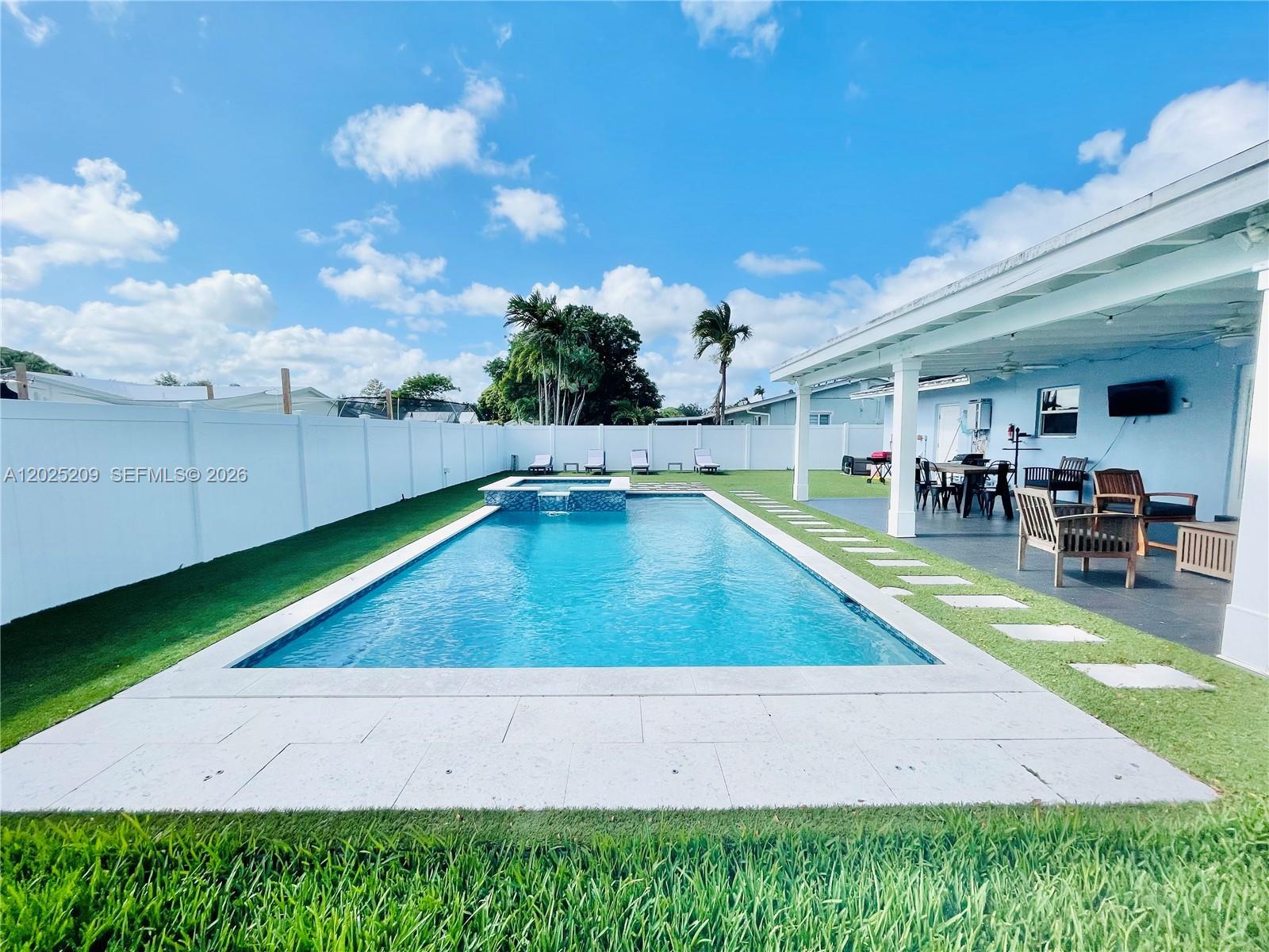 18962 SW 94th Ave, Cutler Bay FL 33157