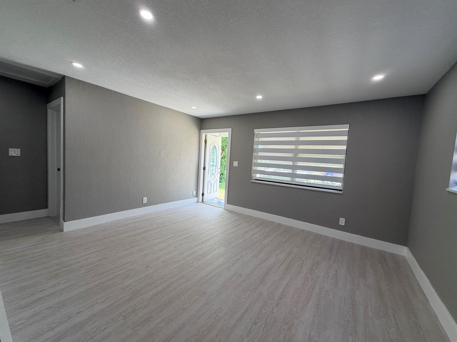 827 Franklin Road, West Palm Beach FL 33405 photo 2