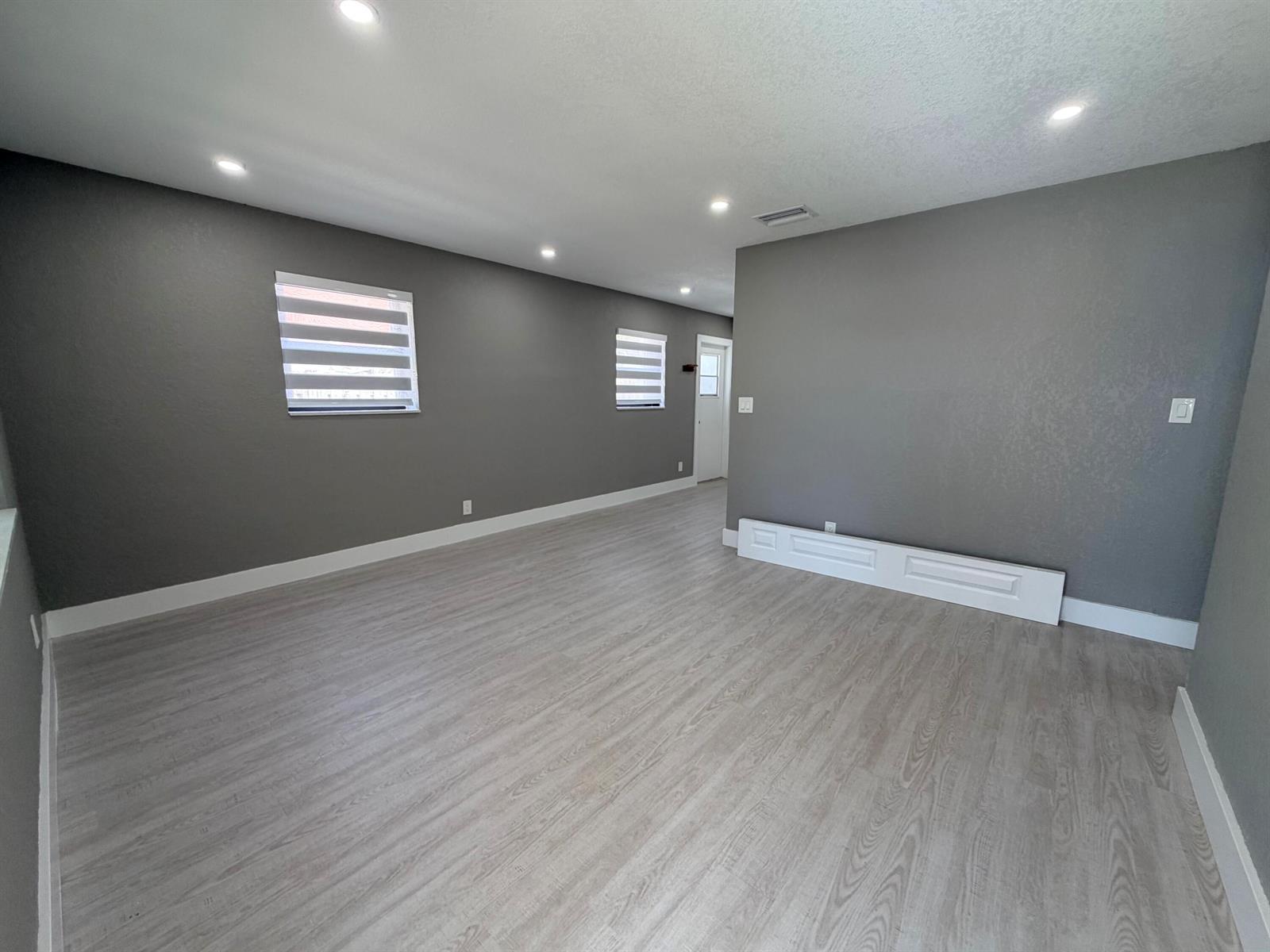 827 Franklin Road, West Palm Beach FL 33405