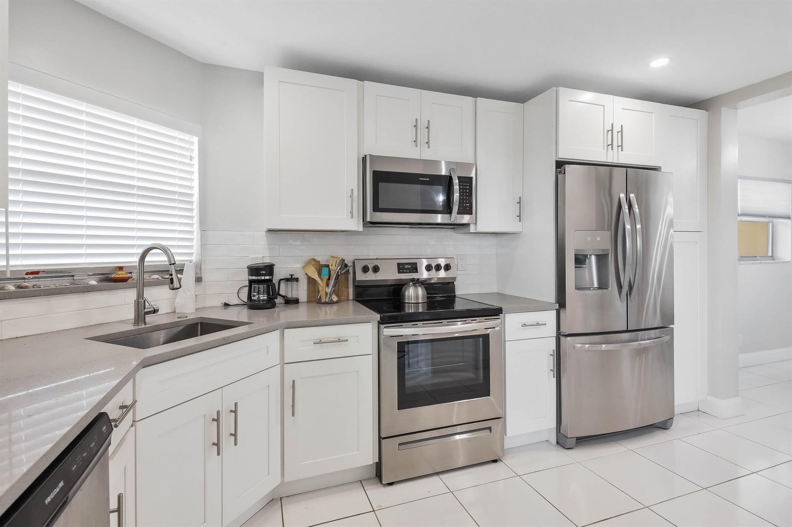 3661 Via Poinciana # 616, FL 33467 photo 4