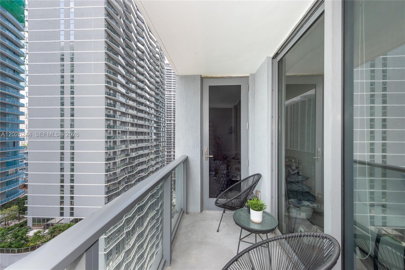 31 SE 6th St # 2506, Miami FL 33131 photo 4
