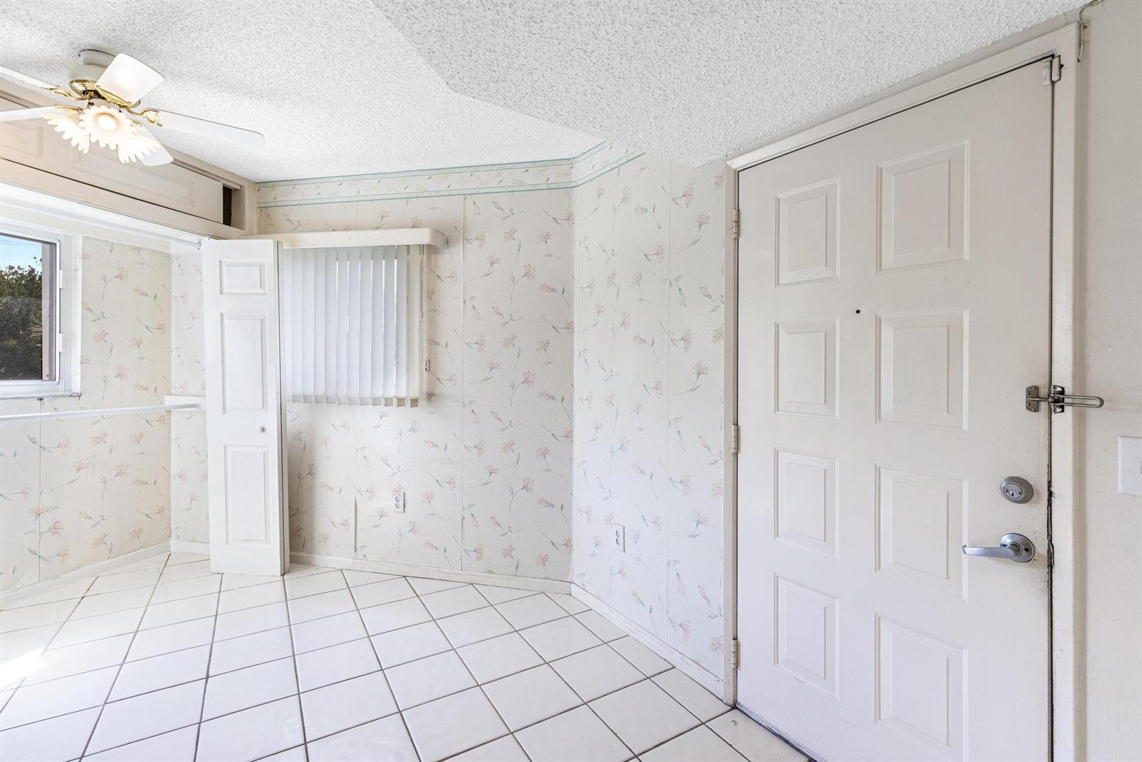 13701 SW 12th Street # 215a, Pembroke Pines FL 33027