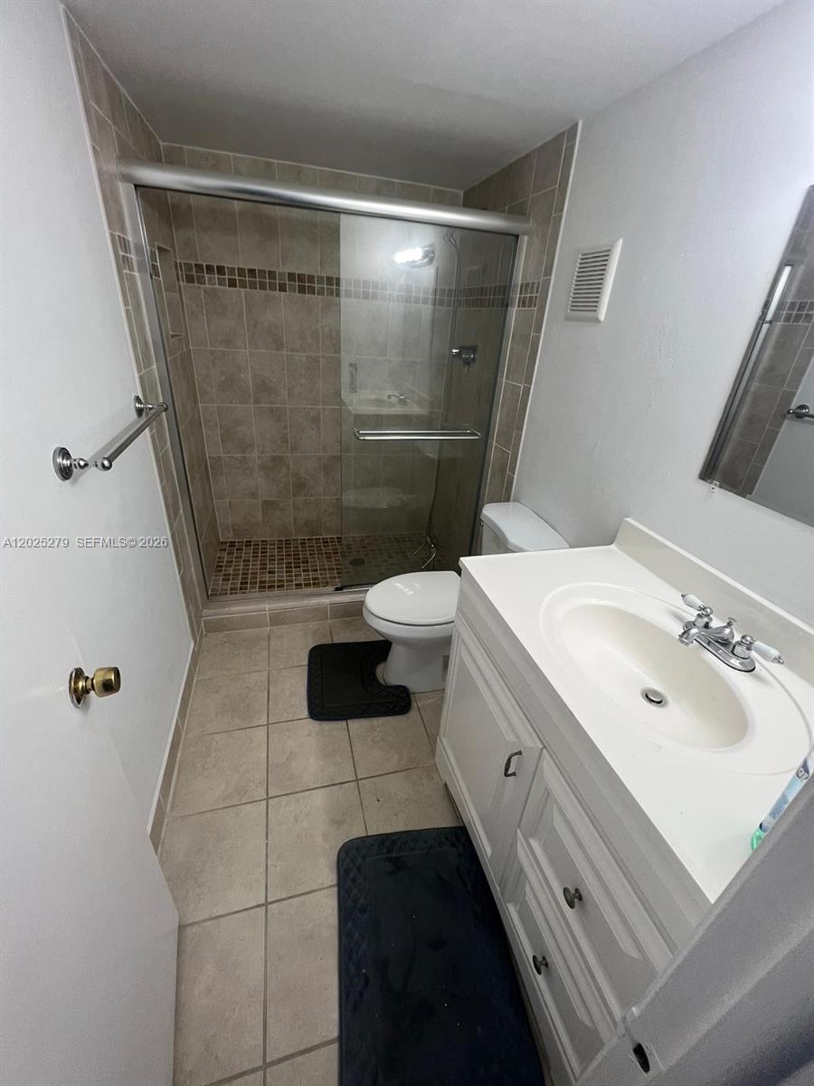 8511 NW 8th St # 311, Miami FL 33126 photo 2