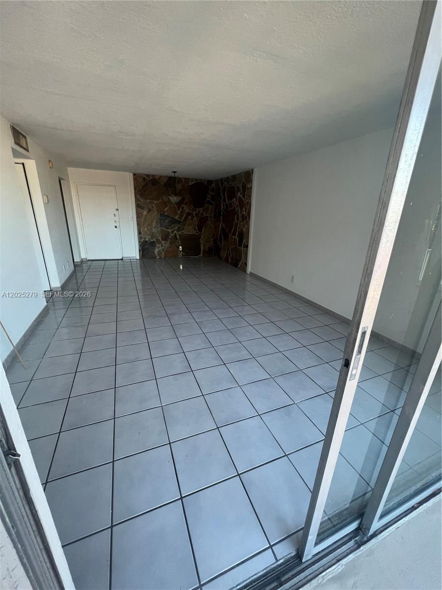 8511 NW 8th St # 311, Miami FL 33126 photo 4