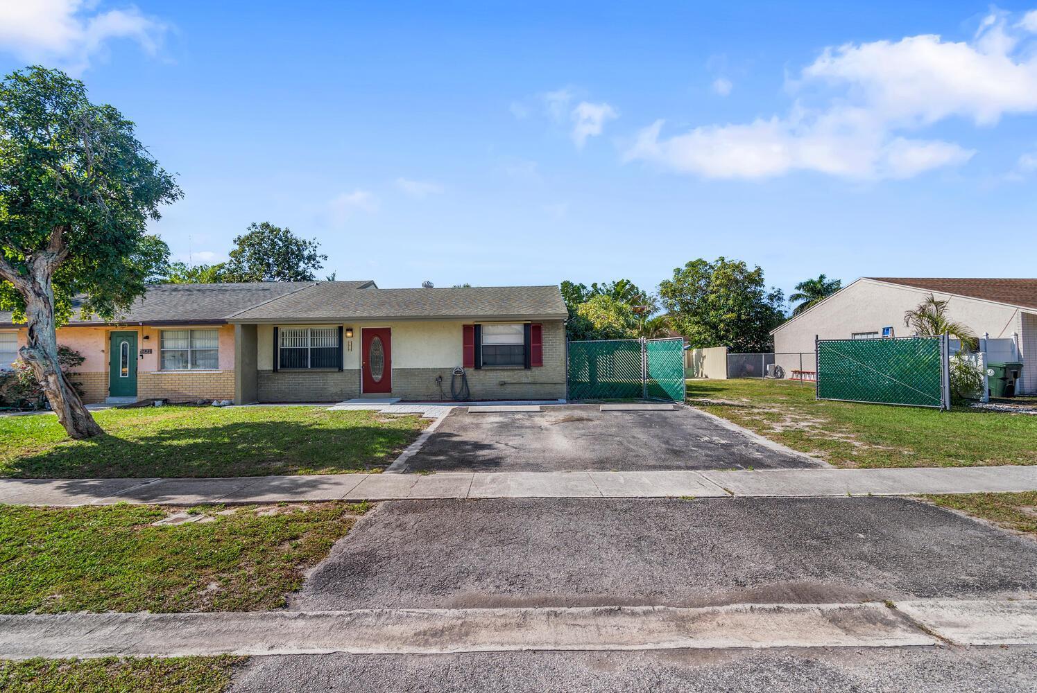 4619 Gladiator Circle, FL 33463