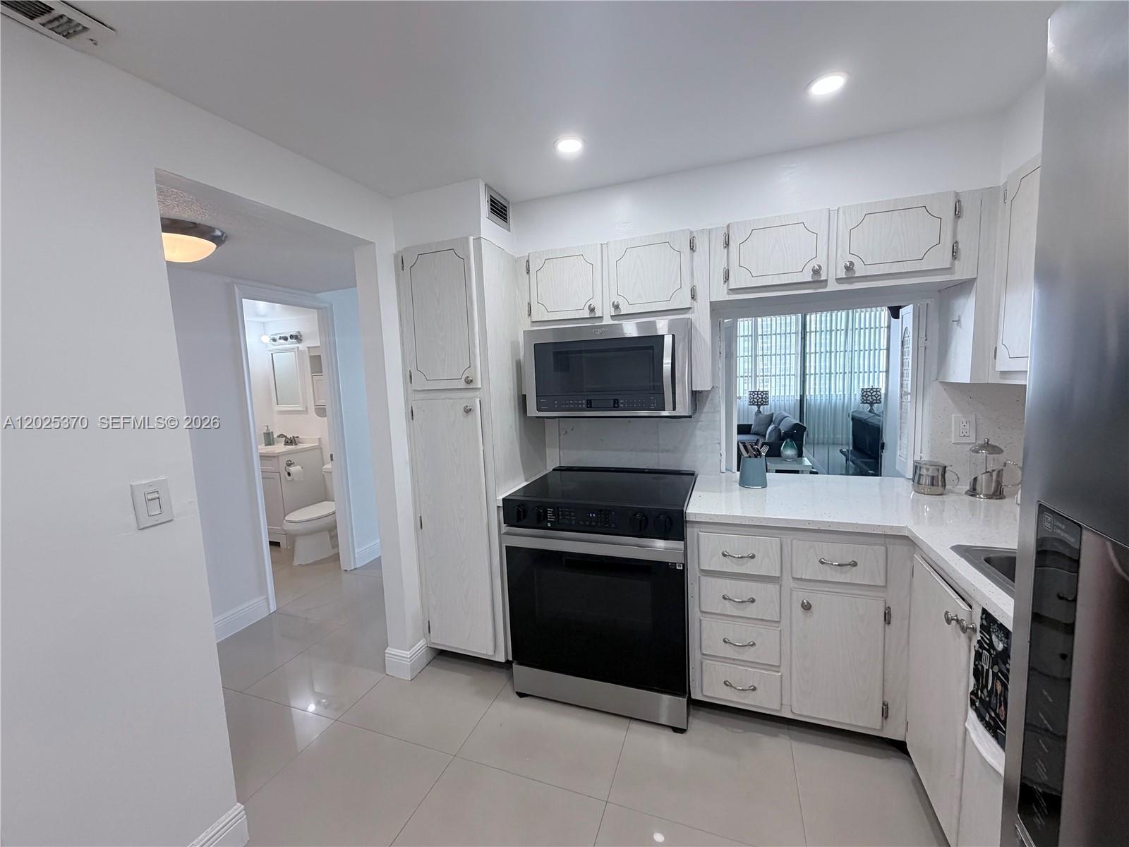 1825 S Ocean Dr # 611, Hallandale Beach FL 33009 photo 4