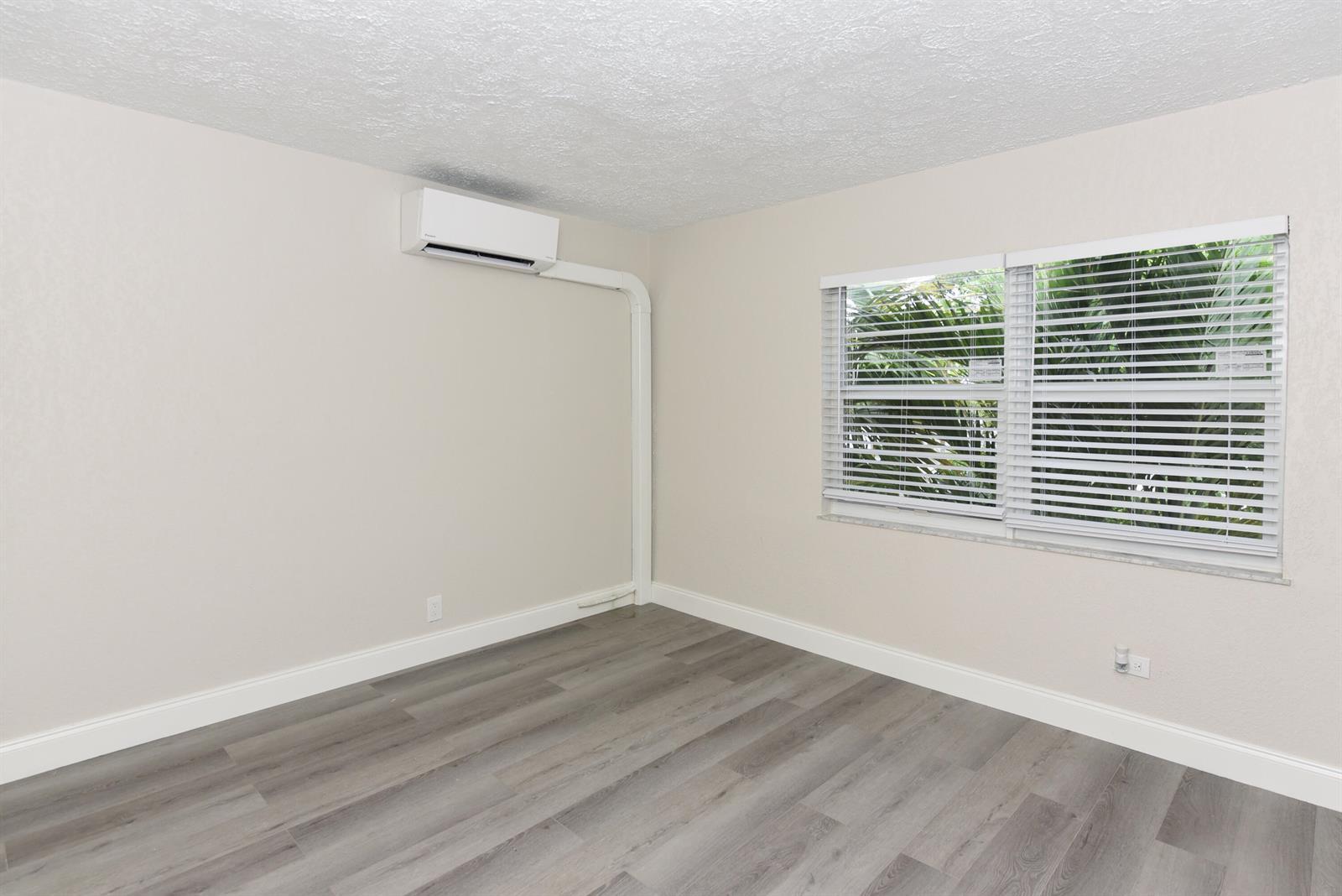605 N Federal Highway # 7, FL 33460 photo 2