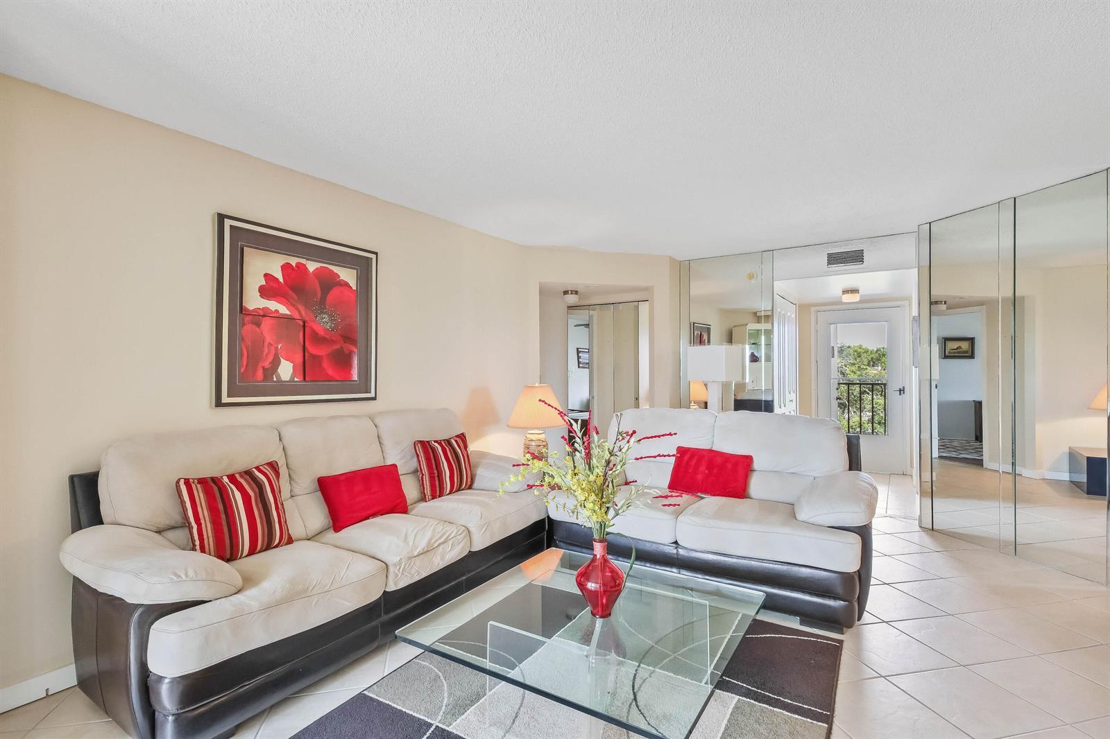 3951 Via Poinciana # 511, FL 33467 photo 3