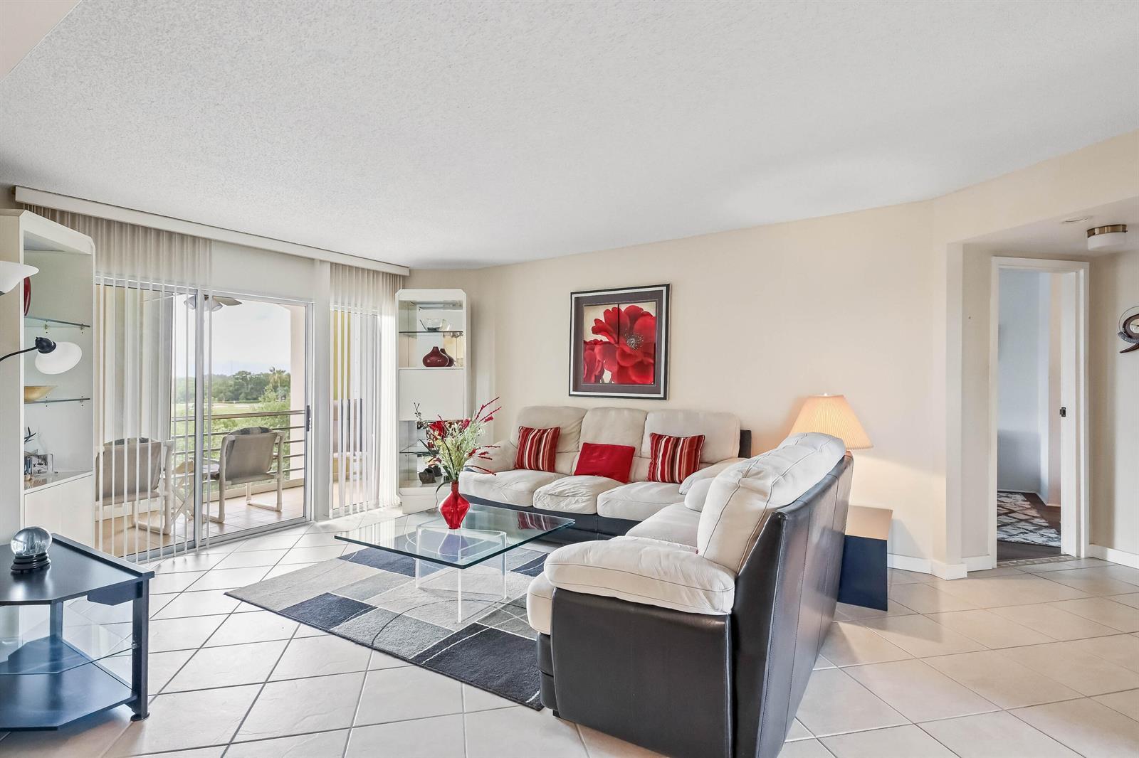 3951 Via Poinciana # 511, FL 33467