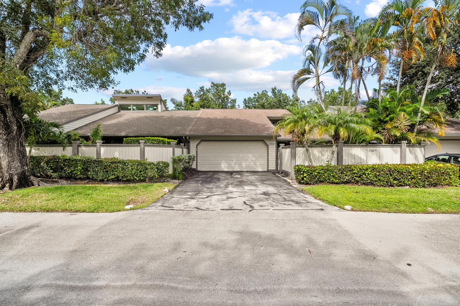 13324 Bedford Mews Court, Wellington FL 33414 photo 2