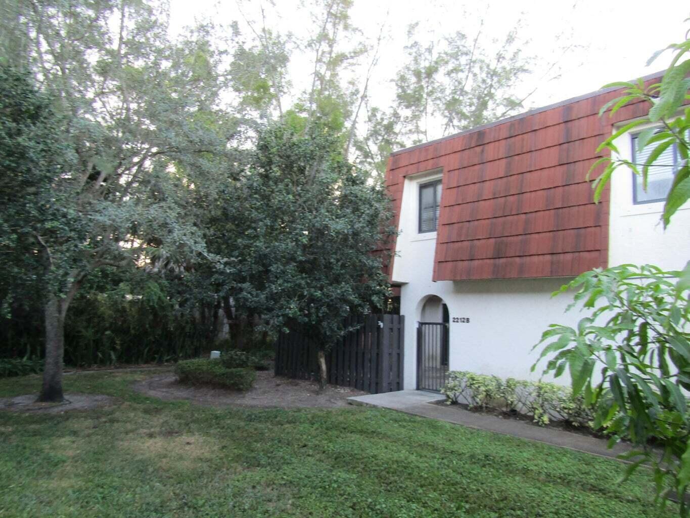 2212 White Pine Circle # B, FL 33415 photo 2