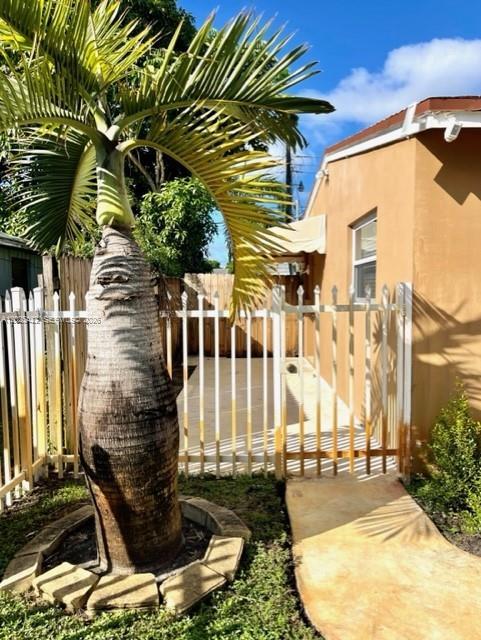 720 N 64th Ave, Hollywood FL 33024 photo 5