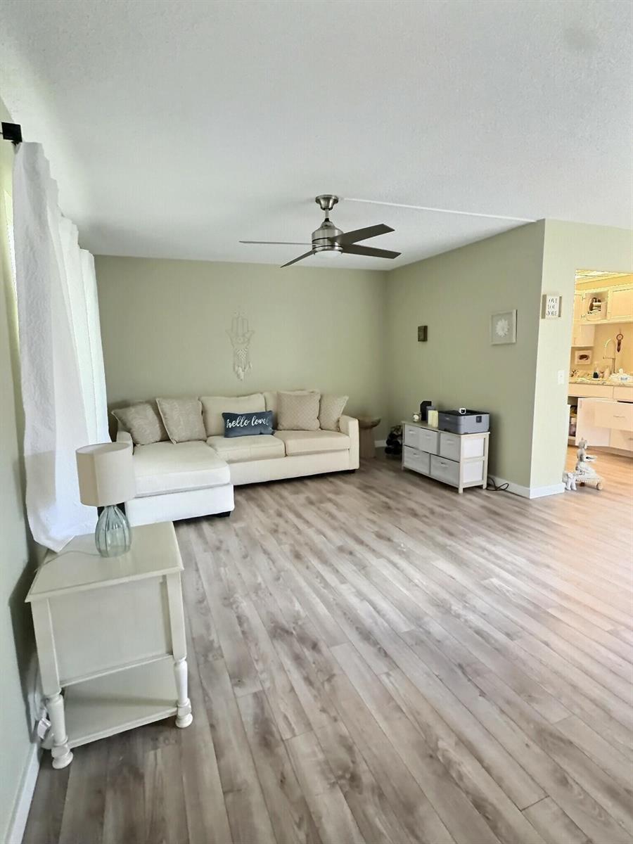 199 E Burgundy E, Delray Beach FL 33484 photo 4