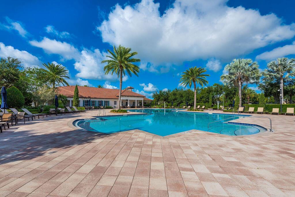3425 Siena Circle, Wellington FL 33414 photo 2
