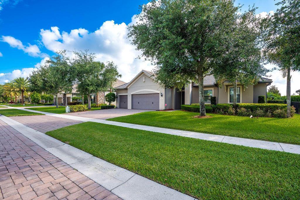 3425 Siena Circle, Wellington FL 33414 photo 3