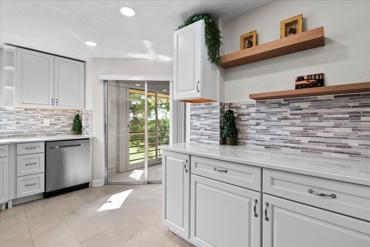 3755 Via Poinciana # 611, FL 33467 photo 5
