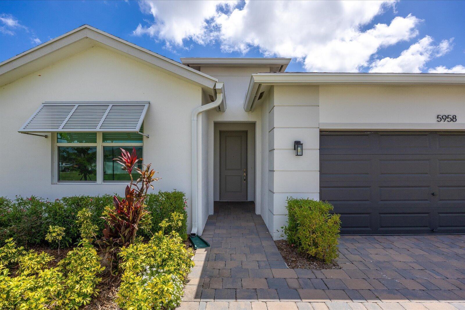 5958 SE Sky Blue Circle, Stuart FL 34997 photo 2