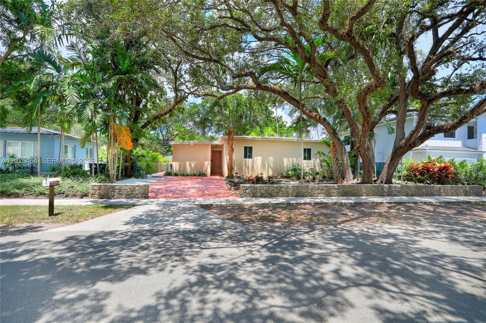 5835 SW 49th St, Miami FL 33155 photo 2