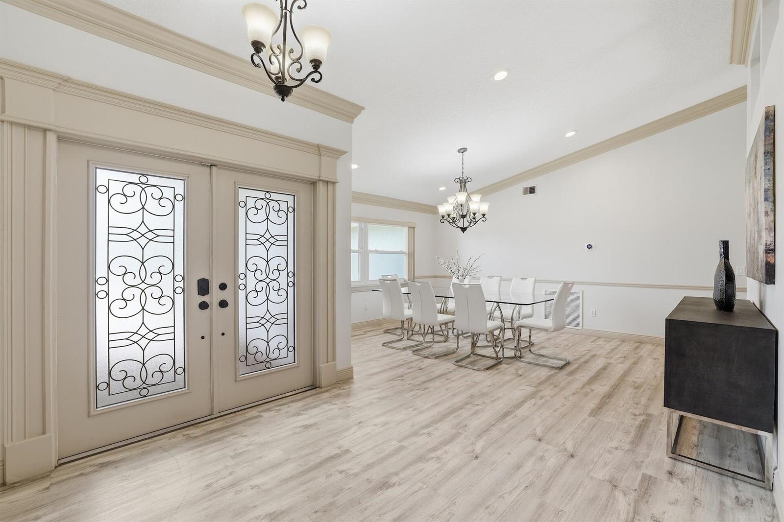 15600 Rolling Meadows Circle, Wellington FL 33414 photo 2