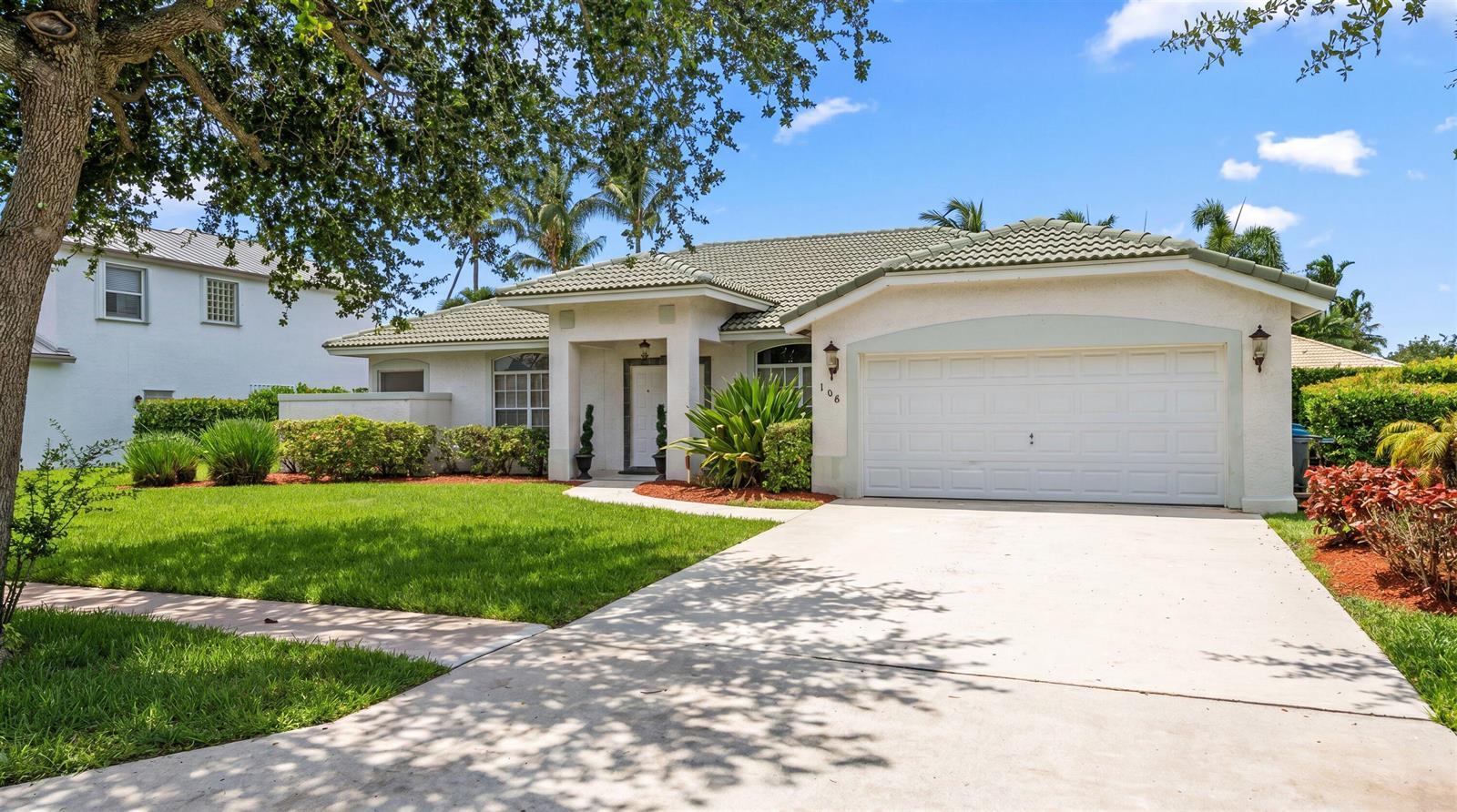 106 Fernwood Crescent, Royal Palm Beach FL 33411 photo 2