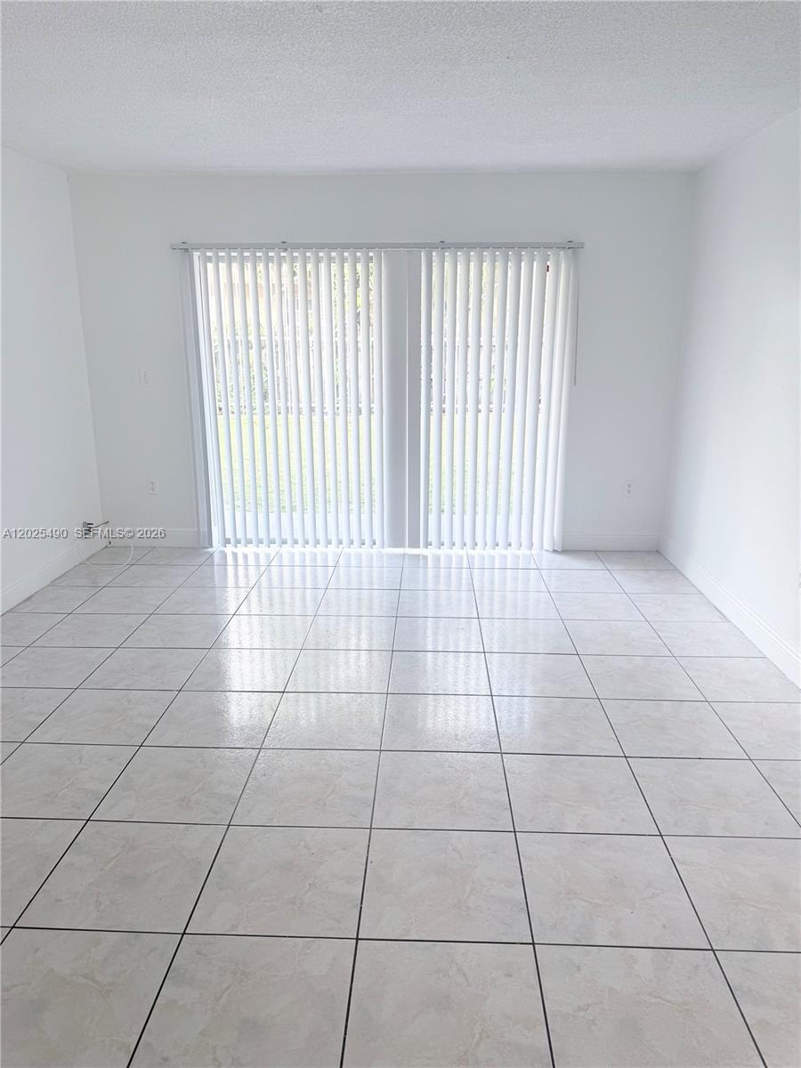 615 NW 177th St # 207, Miami Gardens FL 33169