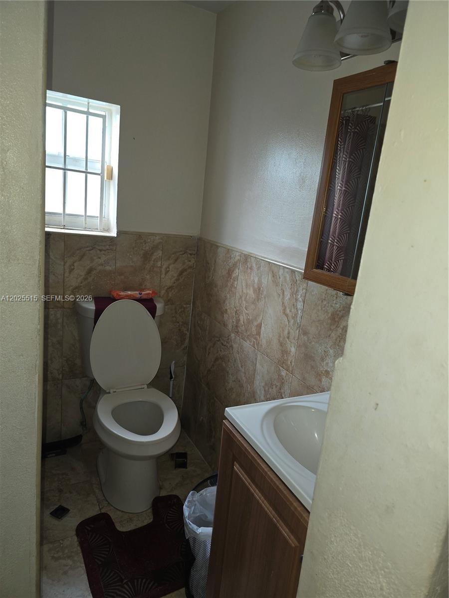 1166 NW 117th St, Miami FL 33168
