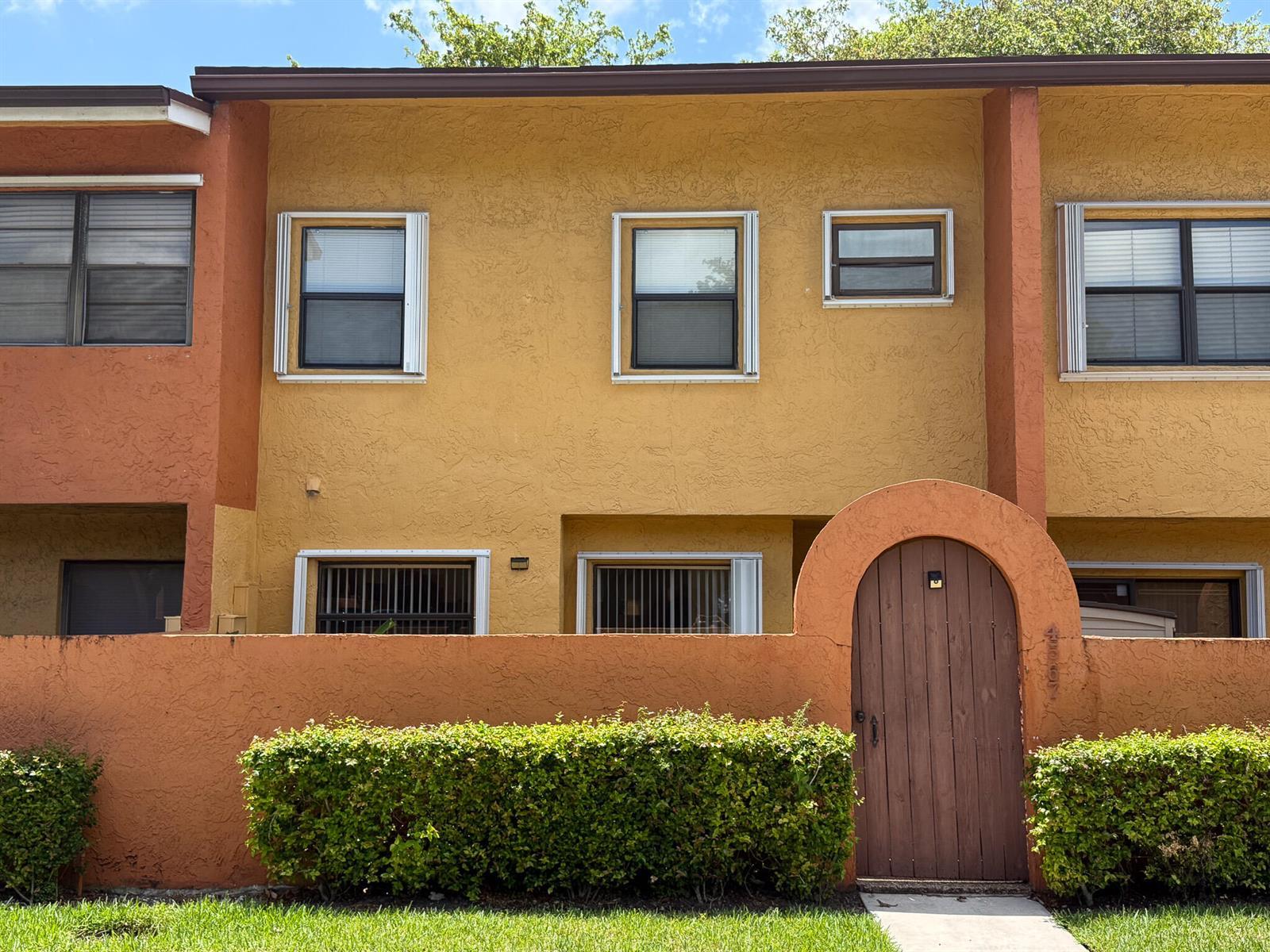 4567 NW 90th Avenue, Sunrise FL 33351 photo 2