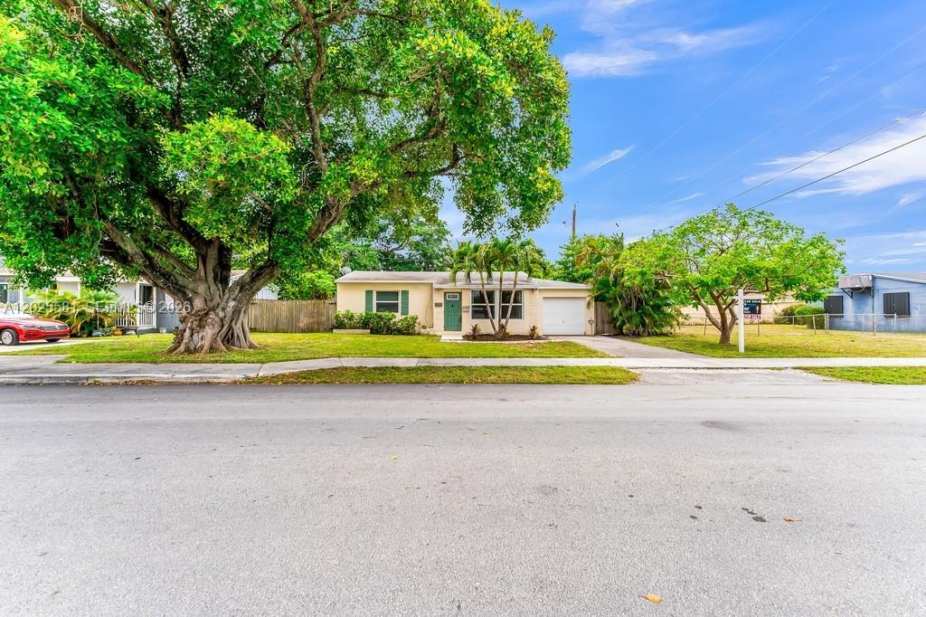 1210 S 24th Ter, Hollywood FL 33020 photo 2