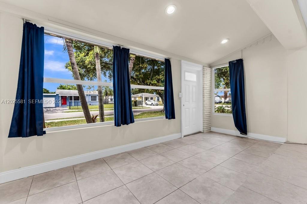 1210 S 24th Ter, Hollywood FL 33020 photo 5