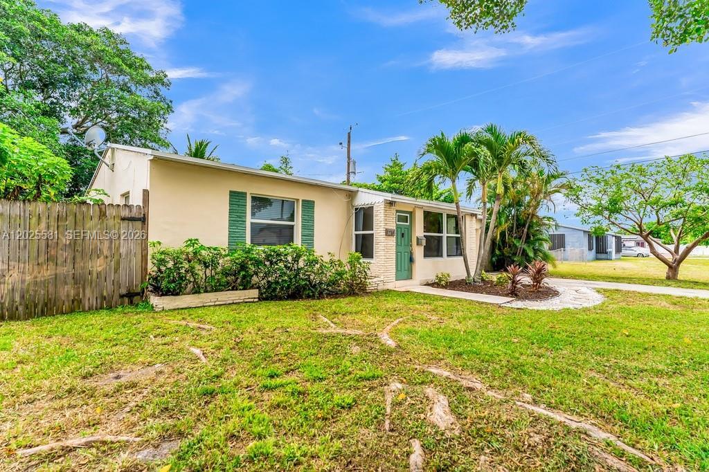 1210 S 24th Ter, Hollywood FL 33020 photo 4