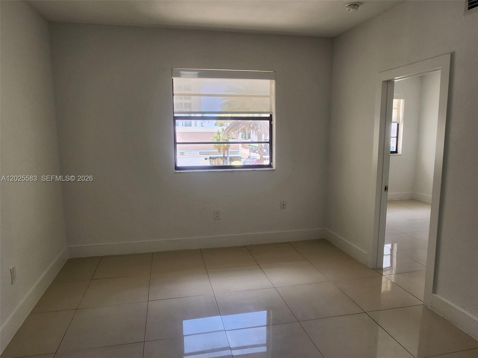 2700 Collins Ave # 208, Miami Beach FL 33140 photo 2