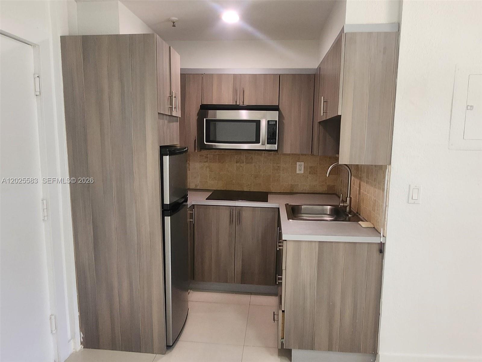 2700 Collins Ave # 208, Miami Beach FL 33140 photo 3