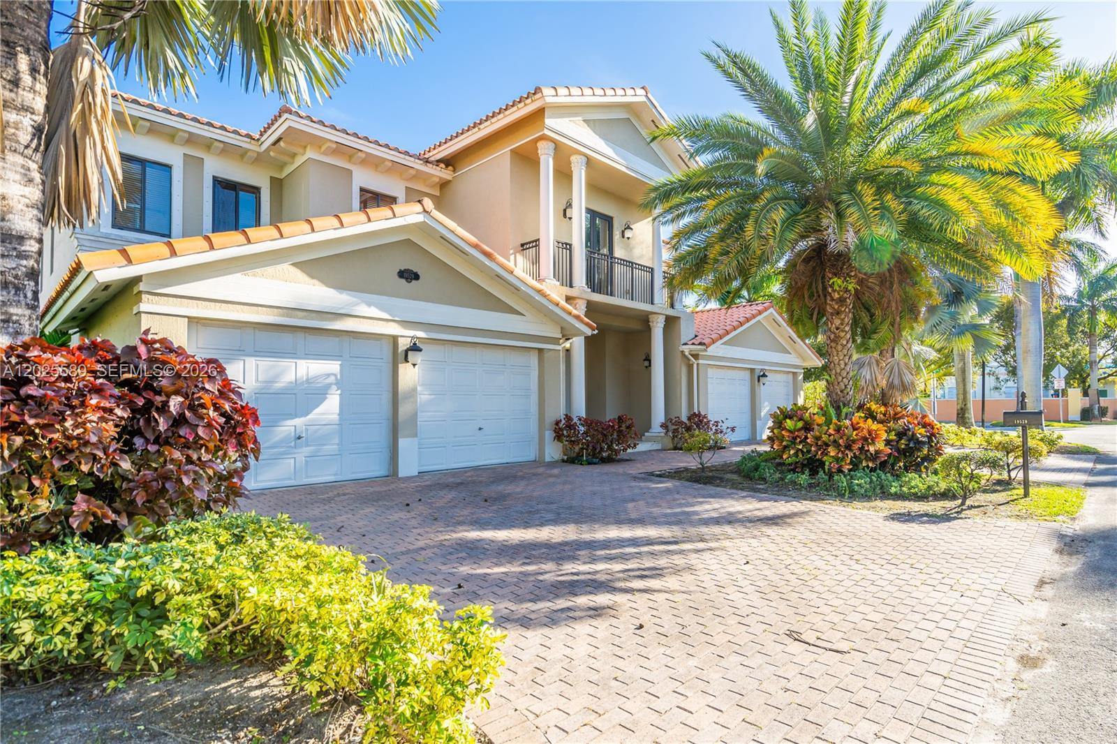 19529 SW 80th Ct, Cutler Bay FL 33157