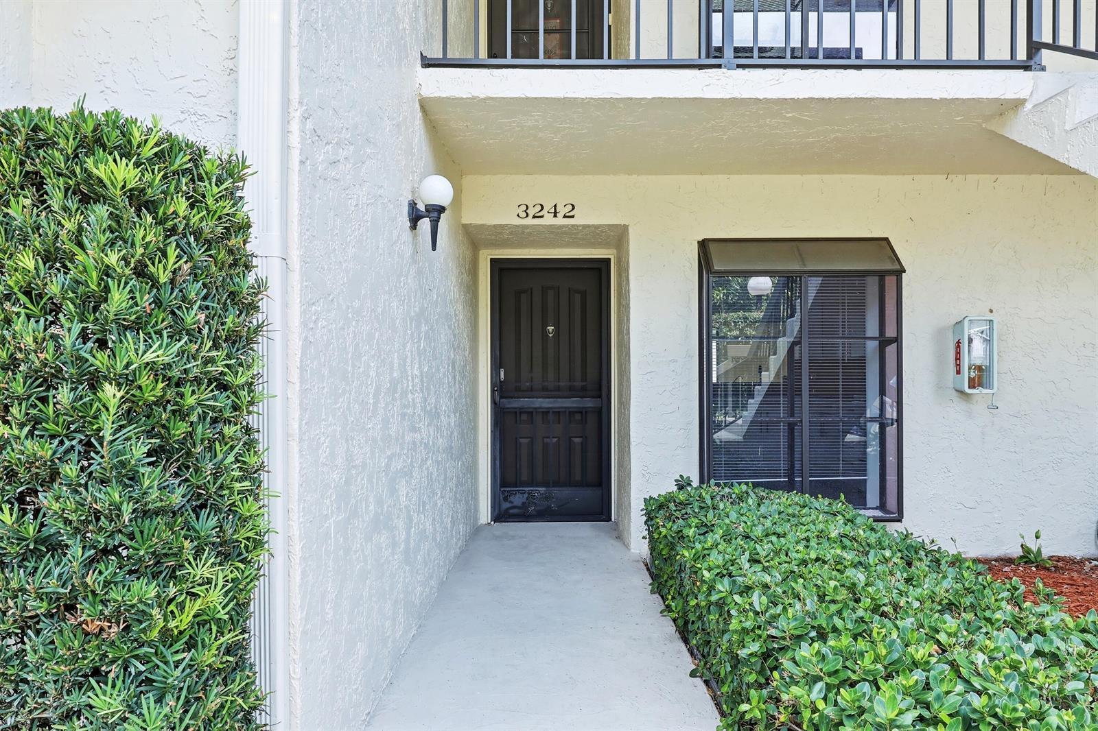 3242 Perimeter Drive, FL 33467 photo 2