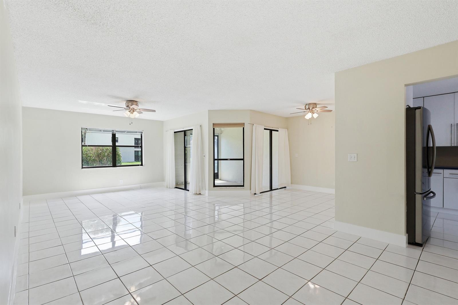 3242 Perimeter Drive, FL 33467 photo 3