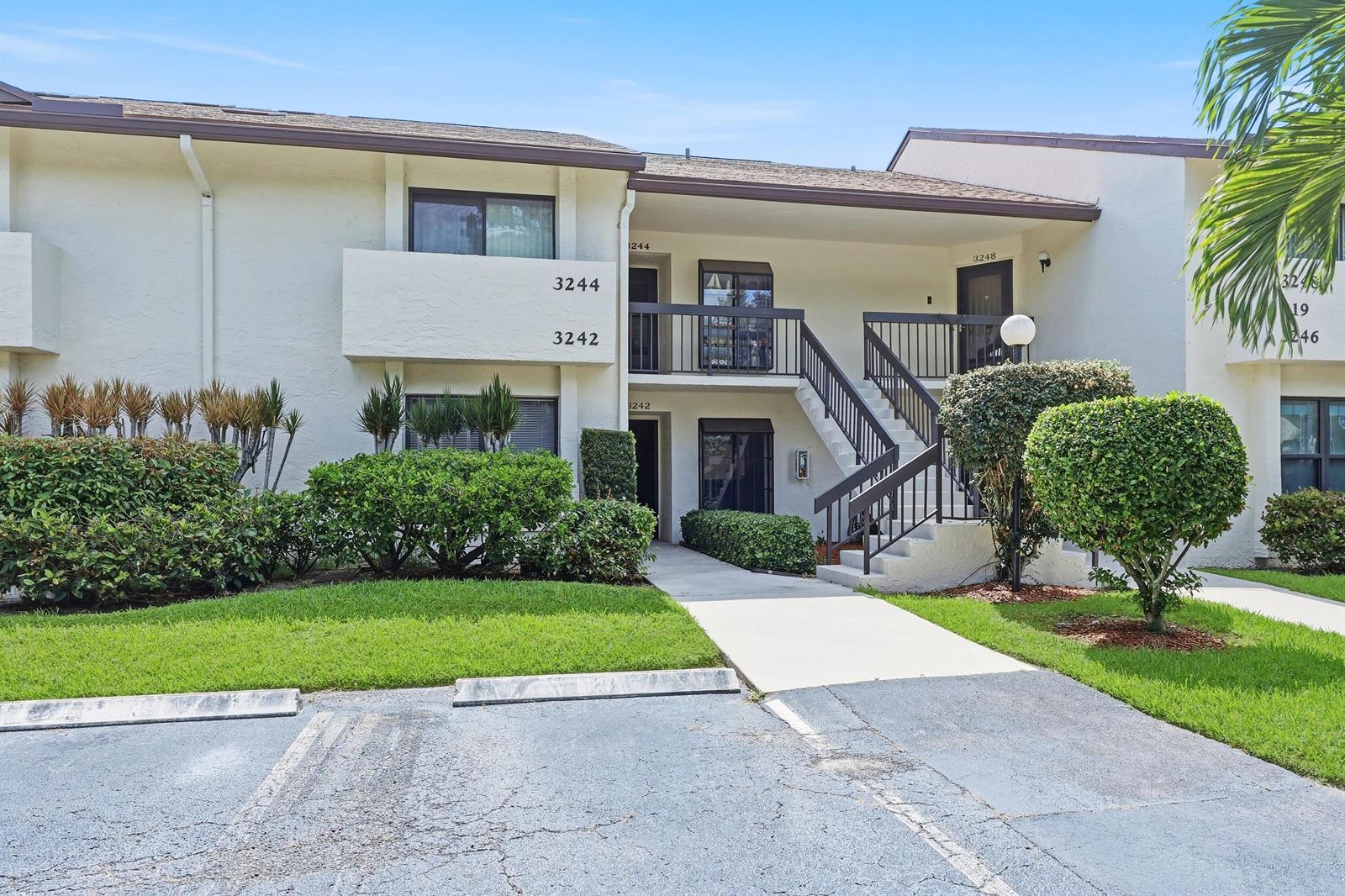3242 Perimeter Drive, FL 33467