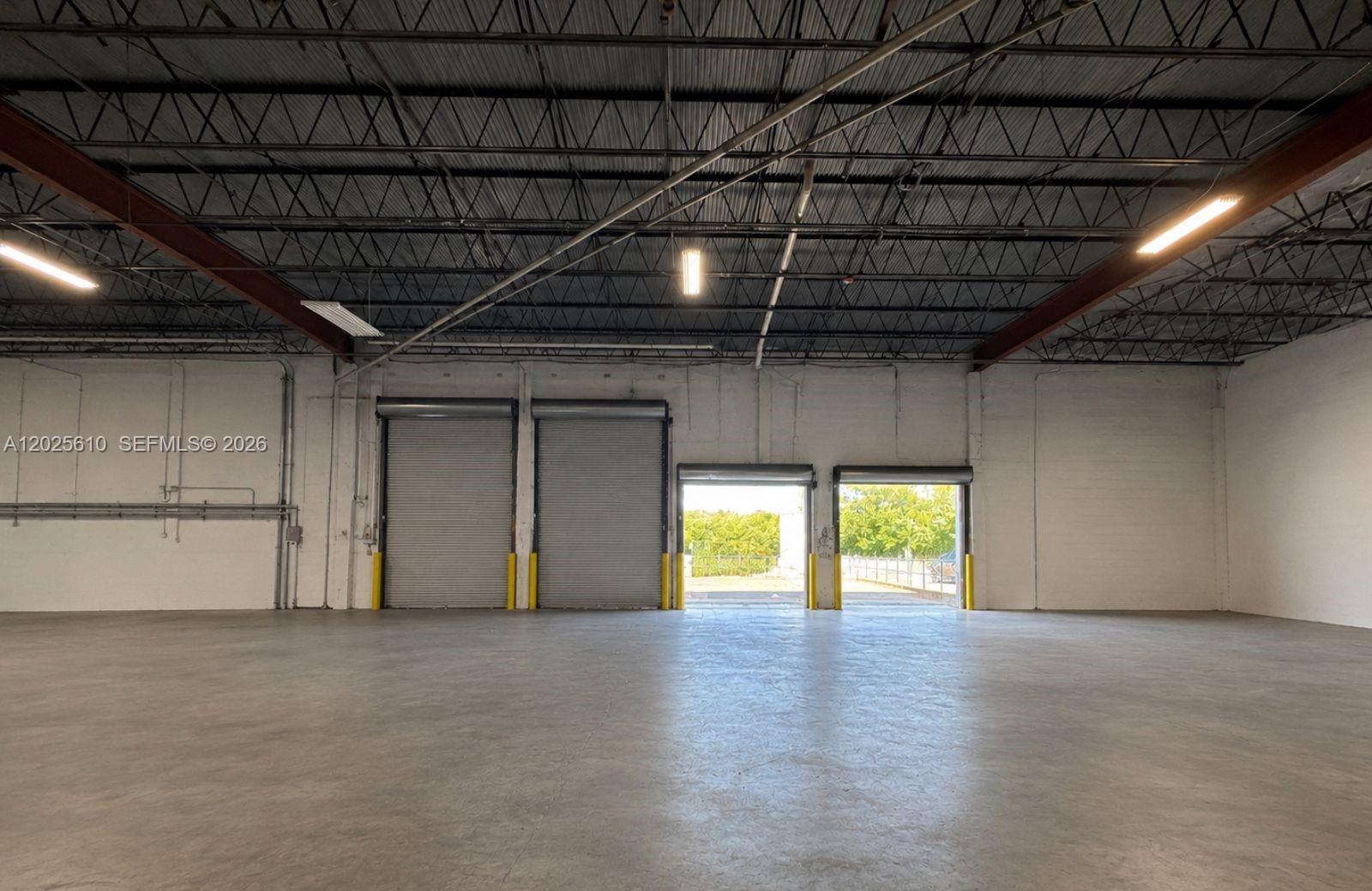 8600 NW South River Dr, Medley FL 33166 photo 3