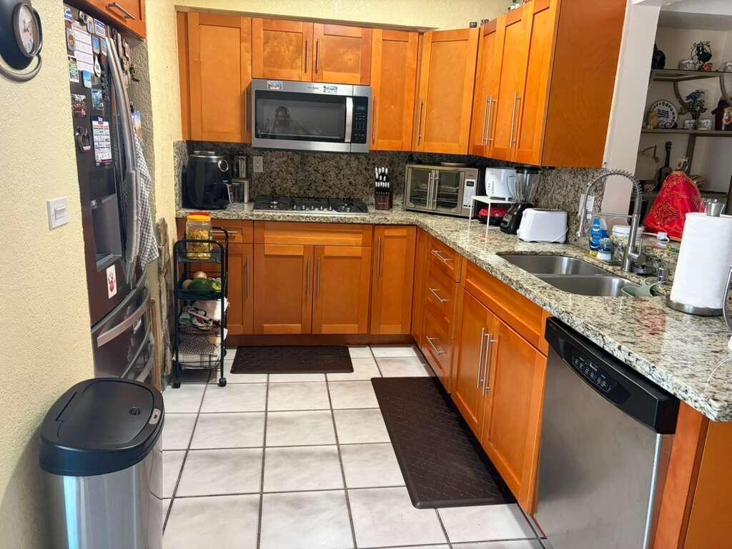 10501 NW 35th Place, Miami FL 33147 photo 2