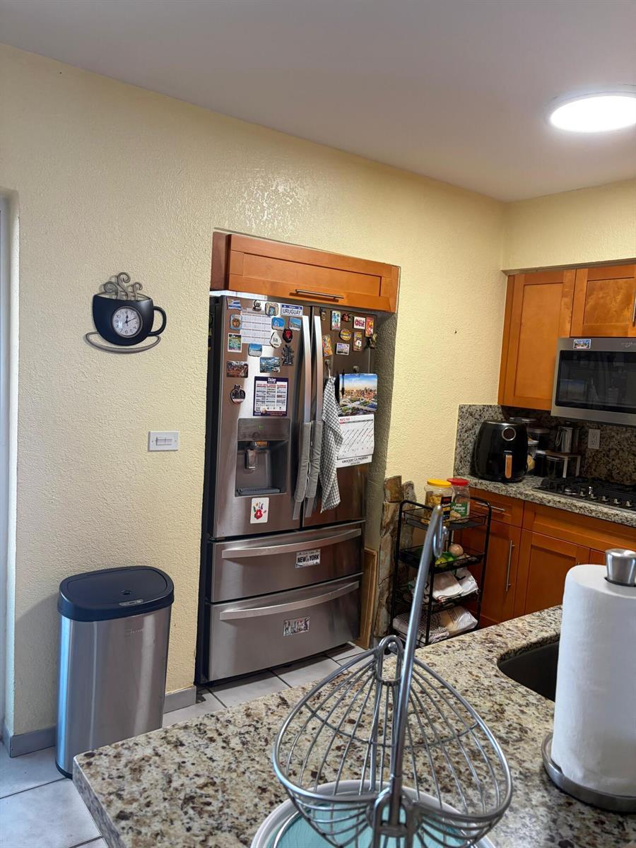 10501 NW 35th Place, Miami FL 33147 photo 3